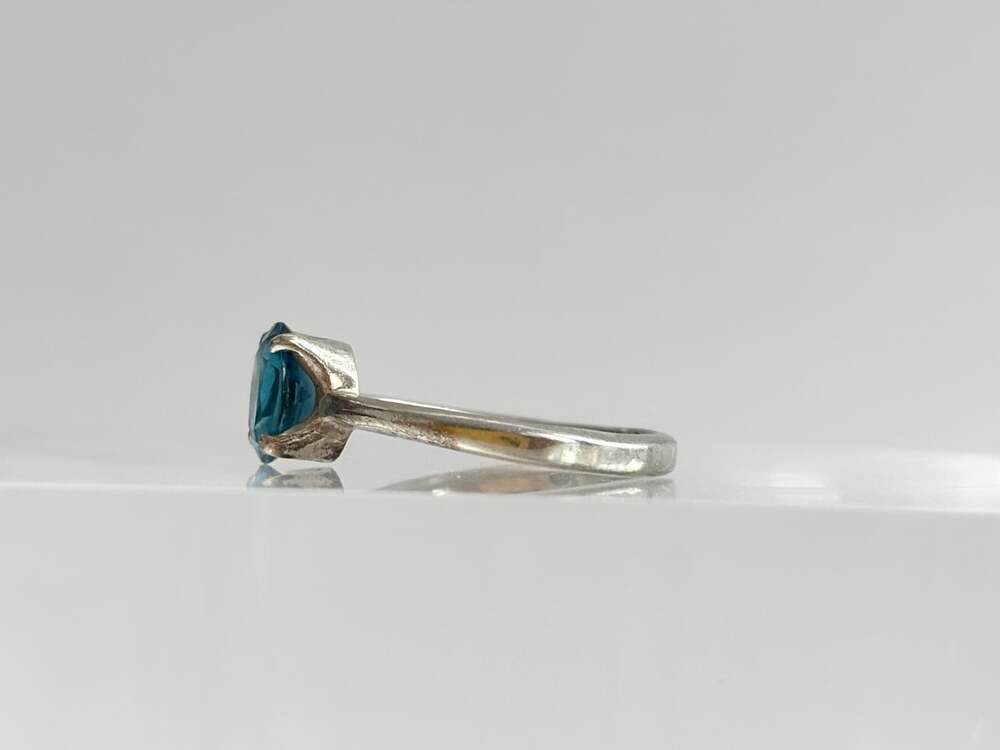Kyanite Oval Cut Gemstone Solitaire Minimalist Sterling Silver 925 Vintage Ring - Picture 5 of 13